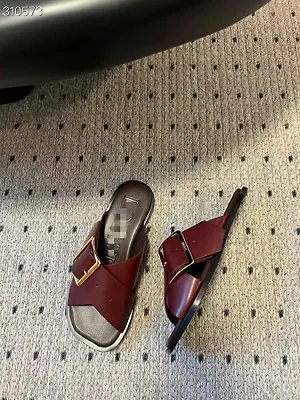 Шлепанцы женские кожаные