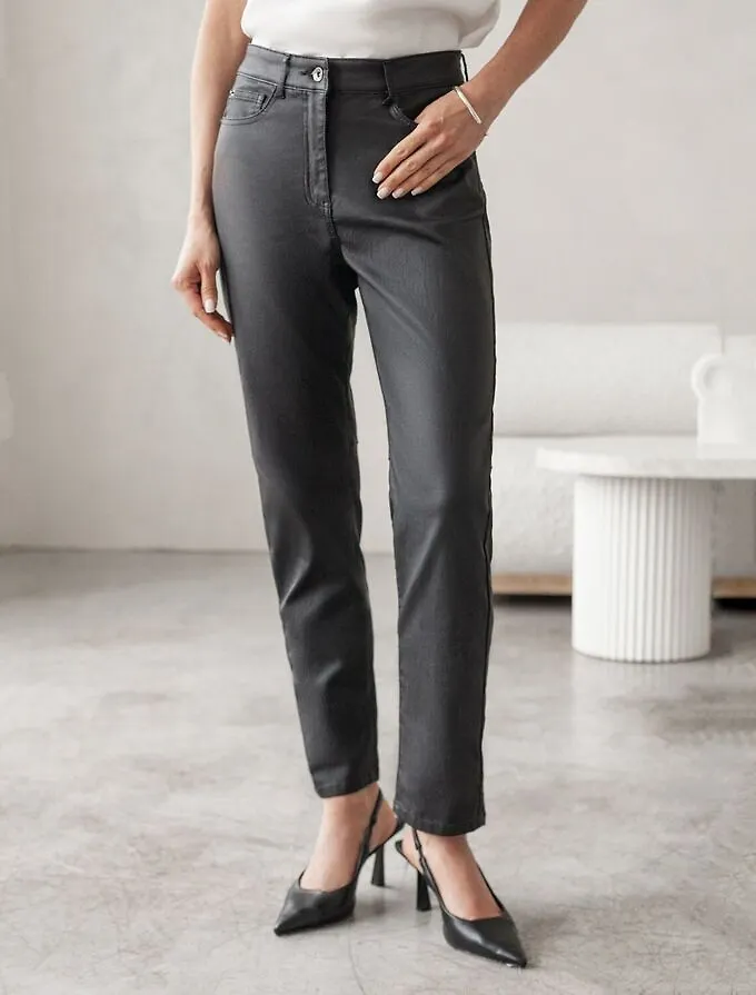 Vilatte Брюки. Цвет: черный